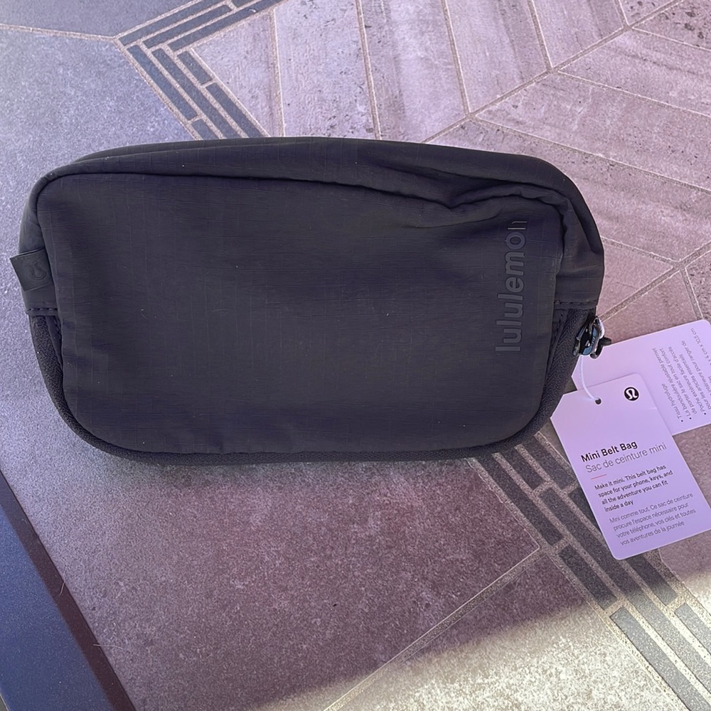Lululemon mini belt bag